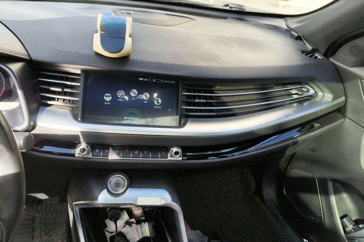 哈弗H6 2017款 红标 2.0T 自动两驱领尚型中控内饰16