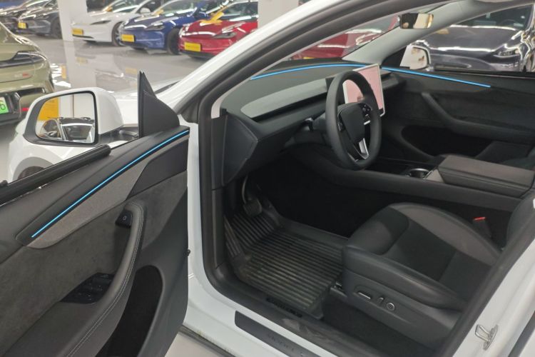 特斯拉 Model Y 2025款 长续航全轮驱动版中控内饰20