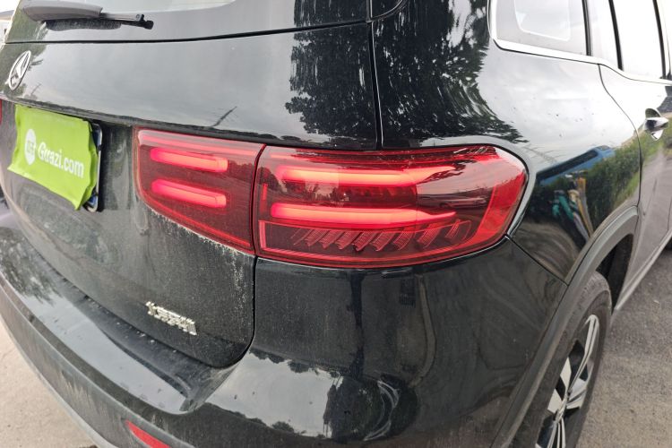 奔驰GLB 2024款 GLB 200 时尚型车身外观9