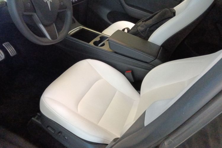 特斯拉 Model Y 2022款 Performance高性能全轮驱动版局部细节19