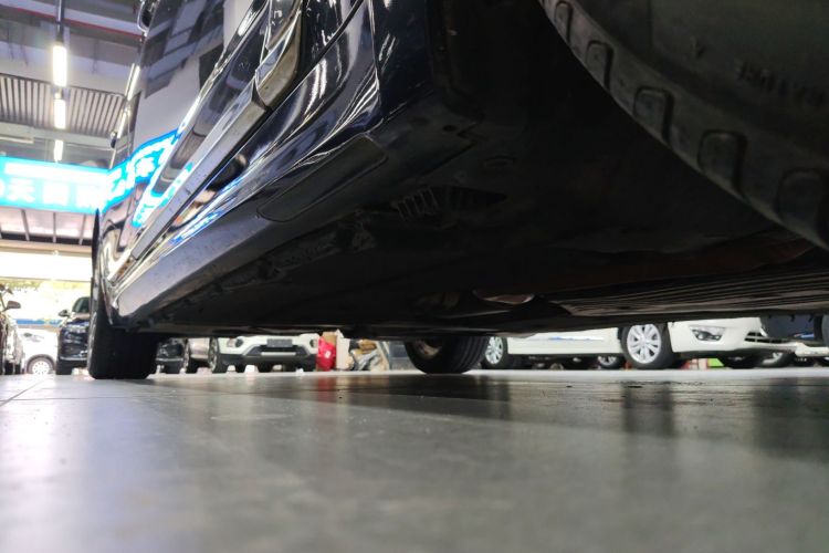 宝马5系 2019款 525Li M运动套装局部细节9001