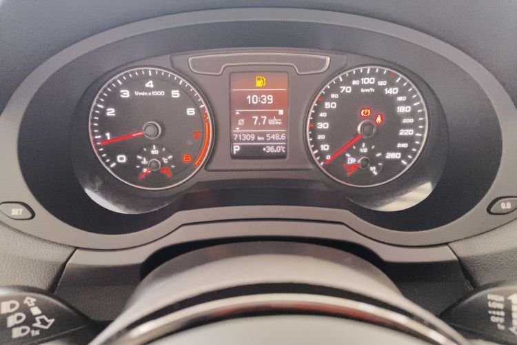 奥迪Q3 2017款 30 TFSI 时尚型局部细节14