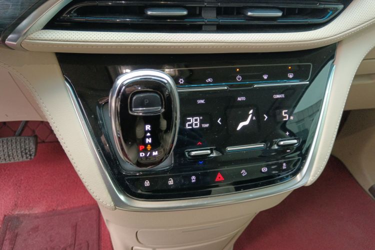 别克GL8 2022款 ES陆尊 653T 尊享型中控内饰18