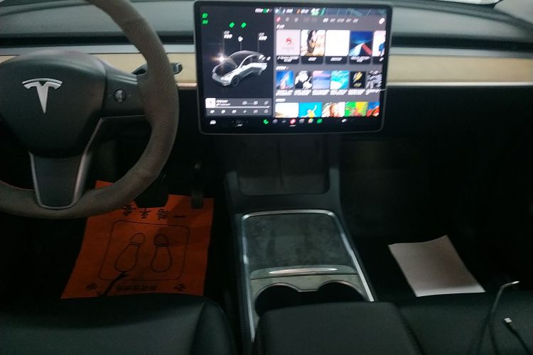特斯拉 Model Y 2021款 长续航全轮驱动版中控内饰16