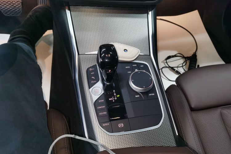 宝马3系 2022款 改款 325Li M运动曜夜套装局部细节18