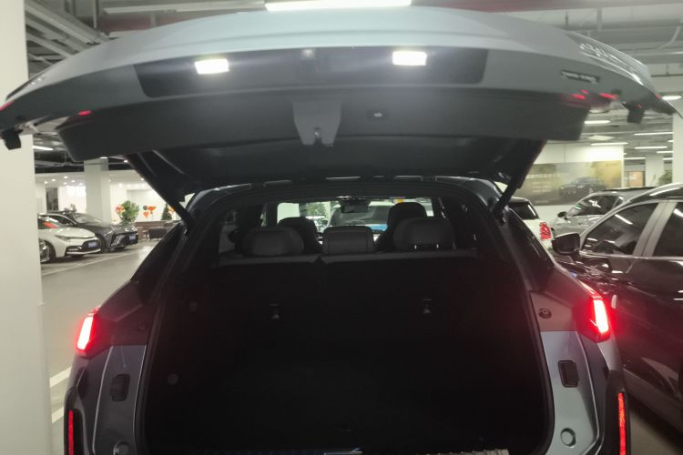 领克08 EM-P 2025款 220km 四驱性能Halo局部细节23