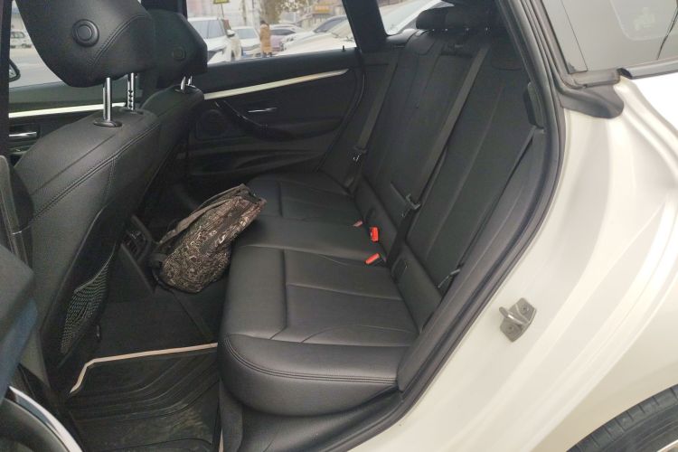 宝马3系GT 2020款 320i M运动套装中控内饰21