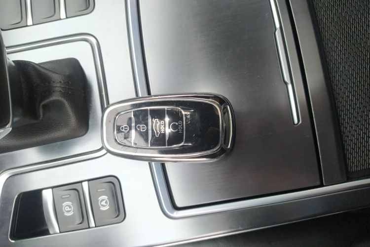 红旗H5 2022款 经典款 改款 1.5T DCT旗韵版中控内饰7001