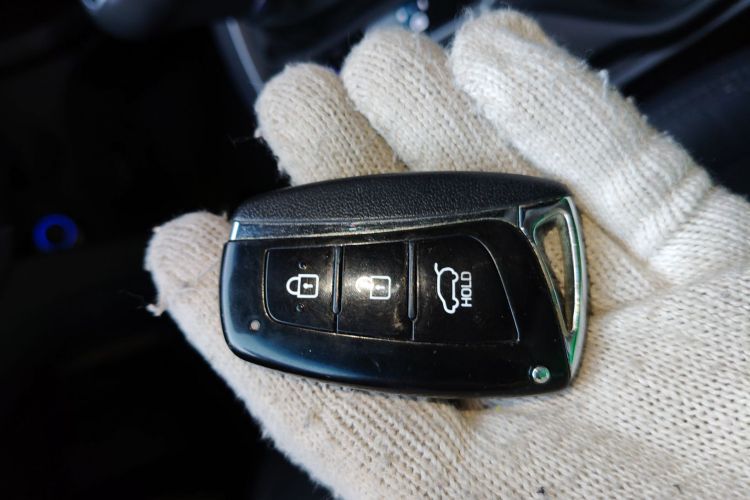 现代 胜达 2015款 2.4L 自动两驱智能型 5座中控内饰11