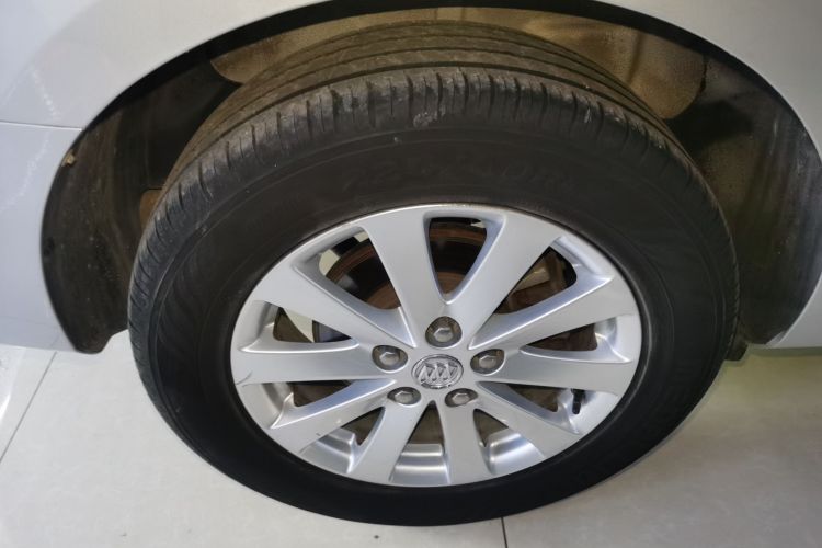 别克GL8 2017款 25S 舒适型 国V车身外观6008