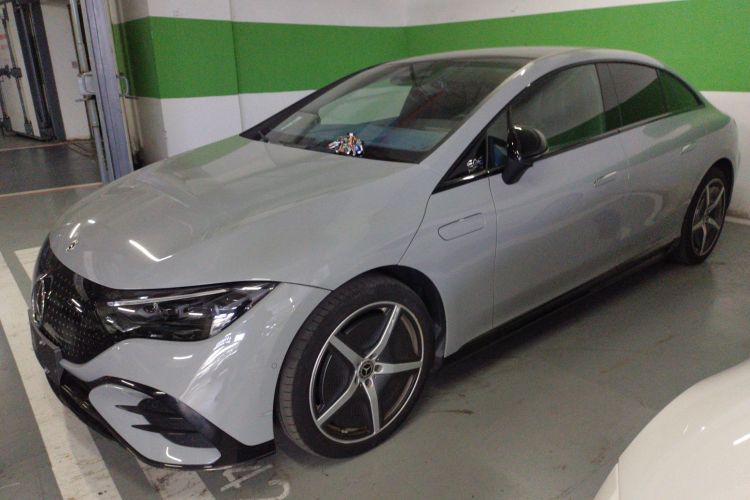 奔驰EQE 2022款 350 先型特别版车身外观1