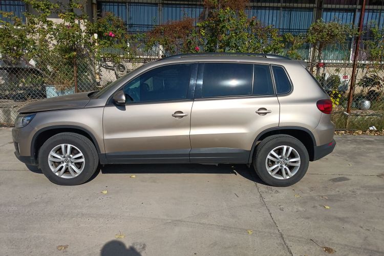 大众 途观 2016款 300TSI 自动两驱风尚版车身外观4