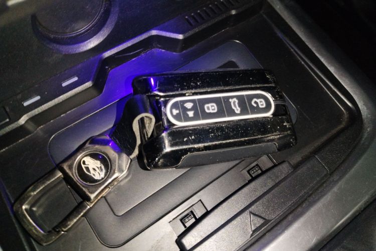 坦克300 2021款 越野版 2.0T 征服者中控内饰11