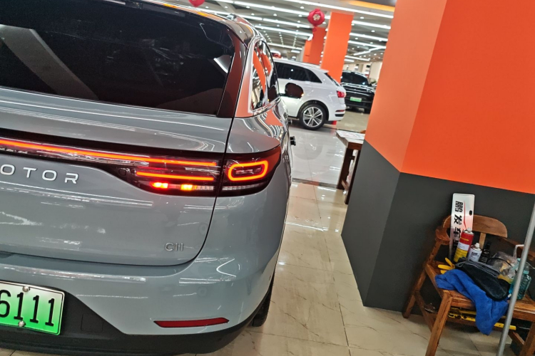 零跑汽车 零跑C11 2024款 增程 300尊享版车身外观9