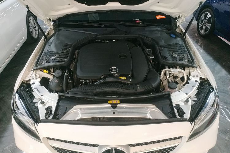 奔驰C级(进口) 2020款 C 260 轿跑车机舱底盘24