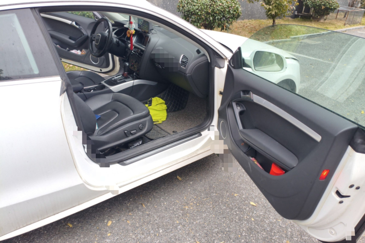 奥迪A5 2010款 3.2 coupe quattro局部细节9005