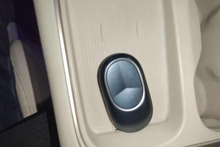 蔚来ES6 2024款 75kWh中控内饰7001