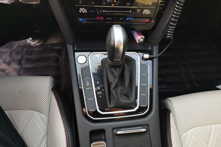 大众 迈腾 2024款 200万辆众享款 330TSI DSG豪华型中控内饰18