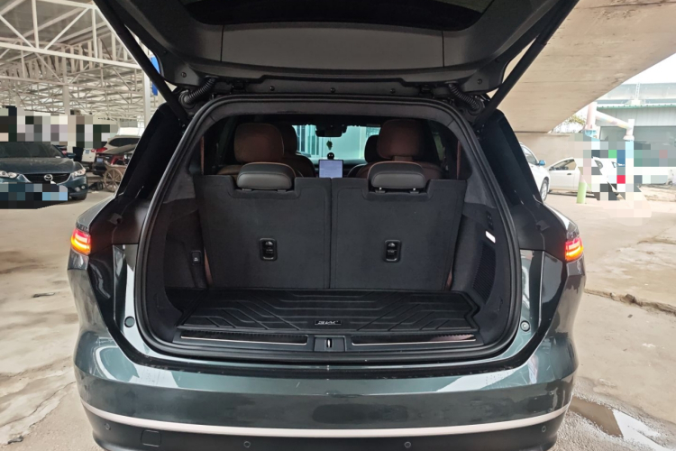 蔚来ES8 2023款 100kWh 签名版机舱底盘23