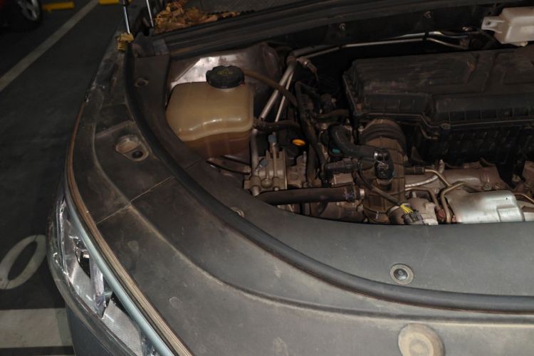 比亚迪 宋PLUS 2020款 1.5T 自动尊贵型局部细节9006