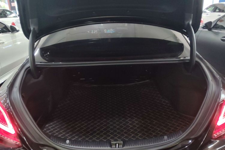 奔驰C级 2019款 改款 C 260 L 运动版机舱底盘23