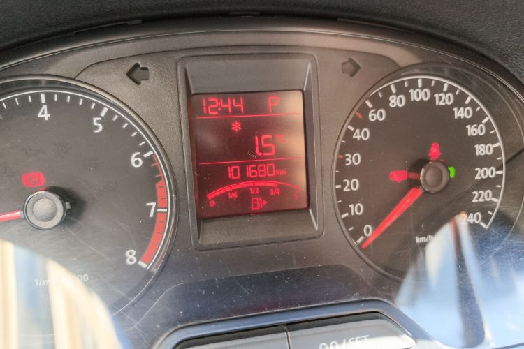 大众 捷达 2015款 1.6L 自动时尚型中控内饰15