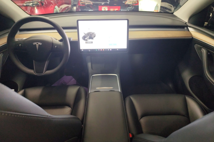 特斯拉 Model Y 2021款 标准续航后驱版中控内饰12
