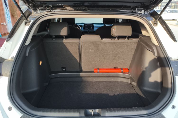 别克 昂科拉 2020款 20T CVT精英型机舱底盘23