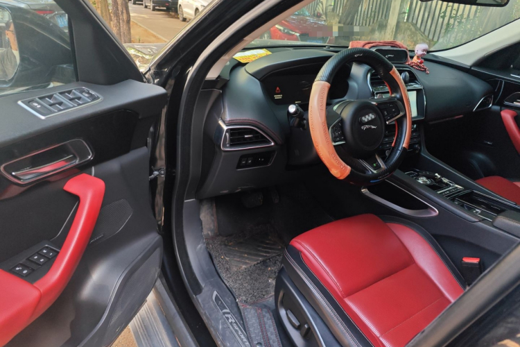 捷豹F-PACE 2018款 改款 2.0T 四驱R-Sport运动版中控内饰20