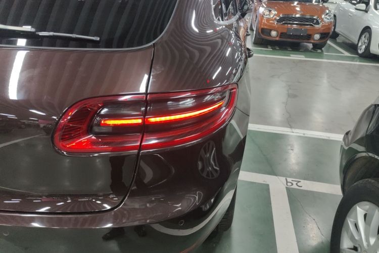 保时捷 2014款 Macan S 3.0T车身外观9