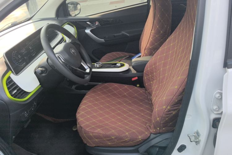 长安欧尚 奔奔E-Star 2022款 清心版 多彩款 三元锂局部细节19