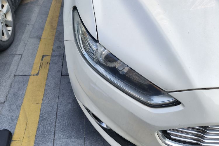 福特 蒙迪欧 2013款 2.0L GTDi200豪华型车身外观8