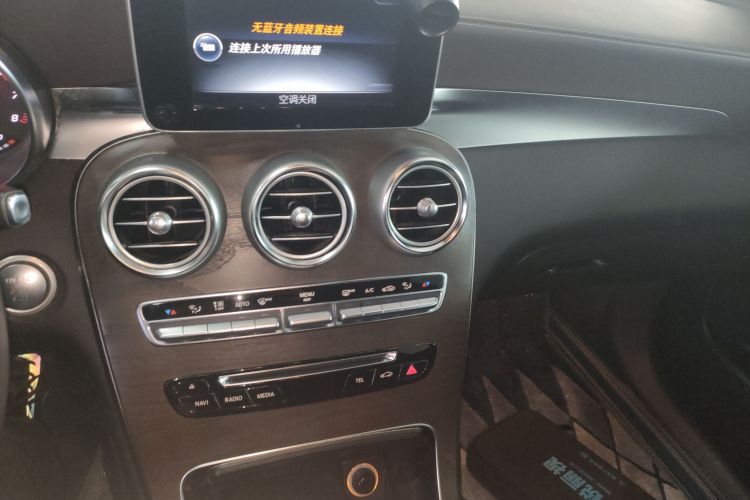 奔驰GLC 2016款 GLC 300 4MATIC 动感型中控内饰16