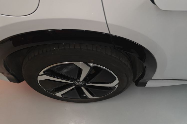 比亚迪 宋L EV 2025款 智驾版 662km 激光雷达卓越型车身外观6008