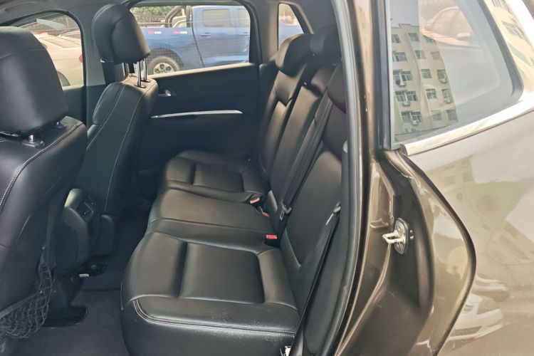 标致3008 2016款 1.6THP 自动经典版中控内饰21