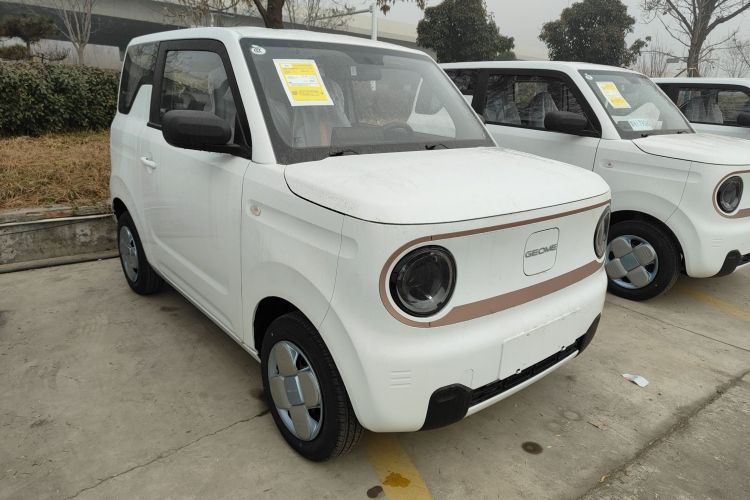 吉利银河 2024款 熊猫mini 200km 耐力熊车身外观3