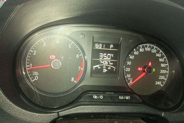 大众 Polo 2016款 1.4L 自动风尚型中控内饰14