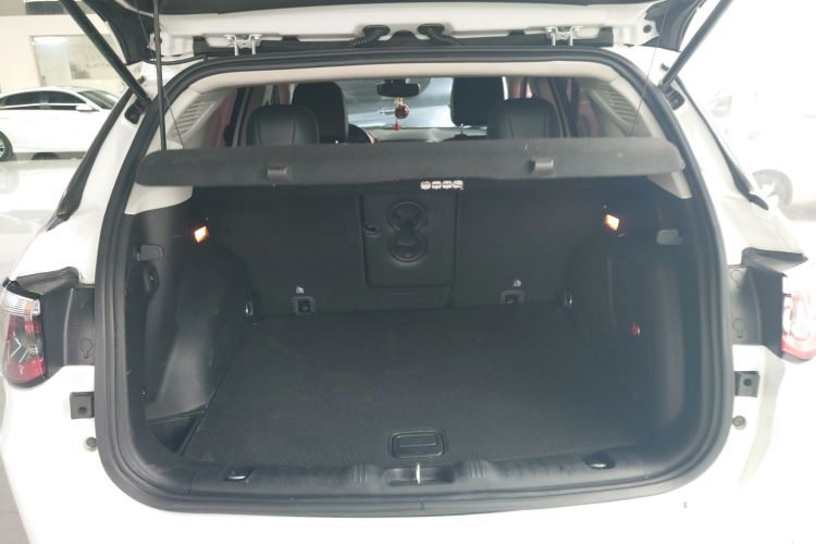 Jeep 指南者 2017款 200TS 自动高性能四驱版机舱底盘23