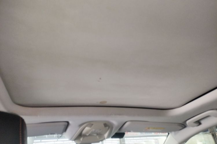 标致5008 2017款 380THP 5座精英版局部细节22