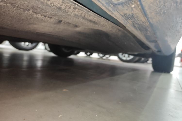 福特 福克斯 2020款 三厢 EcoBoost 180 自动锋潮型机舱底盘30