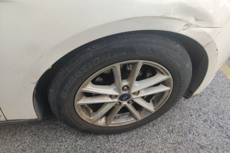 福特 福克斯 2015款 两厢 EcoBoost 180 自动精英型车身外观10