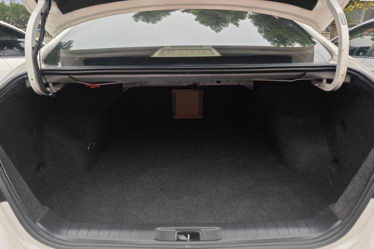 日产 天籁 2013款 2.0L XL舒适版机舱底盘23