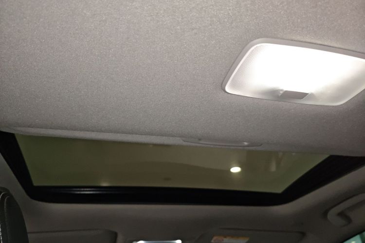 丰田 卡罗拉锐放 2023款 2.0L 精英版局部细节22