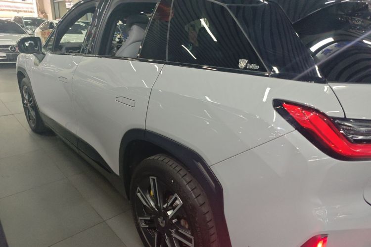 蔚来ES6 2020款 420KM 运动版车身外观4