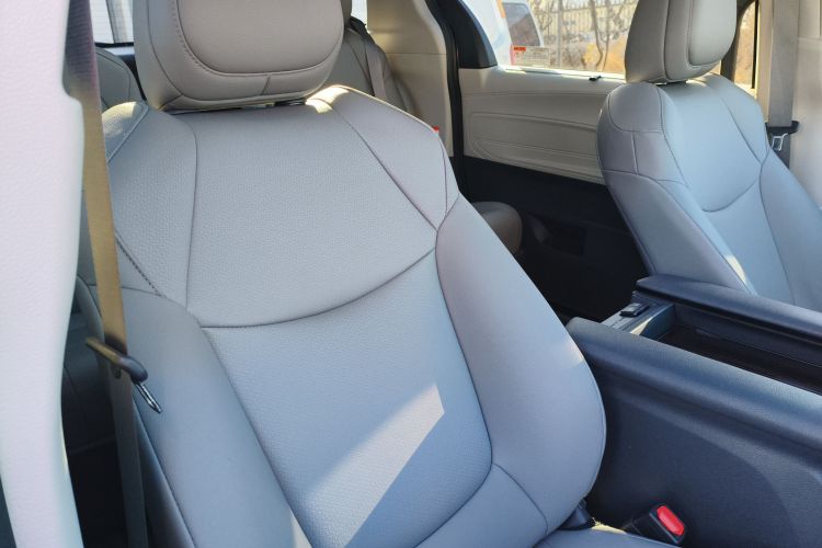 丰田 格瑞维亚 2023款 2.5L混动 豪华版局部细节41