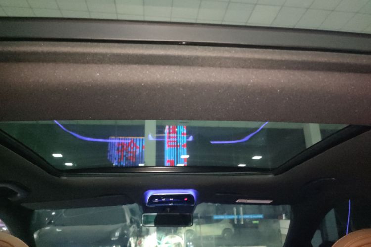 奔驰E级 2024款 改款 E 300 L 时尚运动型中控内饰22