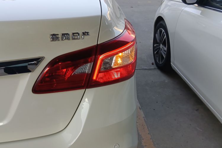 日产 轩逸 2022款 经典 1.6XE CVT舒适版车身外观9