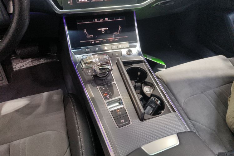奥迪A6L 2020款 45 TFSI quattro 臻选动感型局部细节18