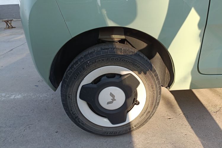 五菱汽车 宏光MINIEV 2021款 马卡龙时尚款 磷酸铁锂车身外观6008