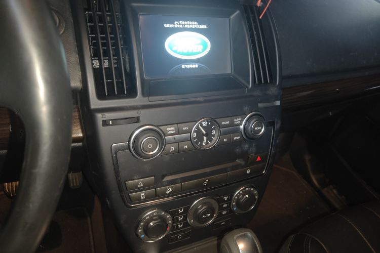 路虎 神行者2 2014款 2.0T Si4 SE汽油版局部细节16